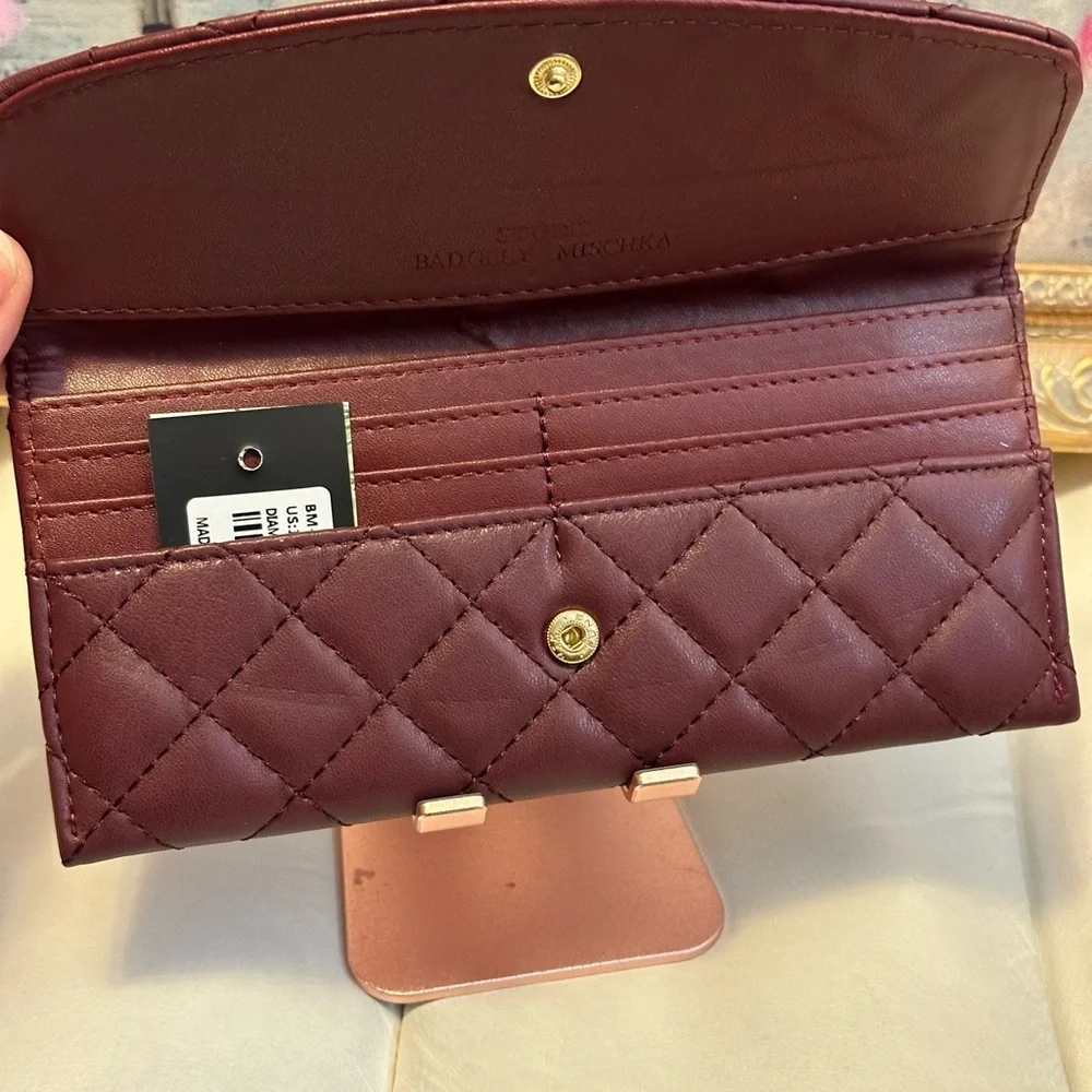 Badgley Mischka Quilted Vegan Leather Card Wallet NWT Burgundy